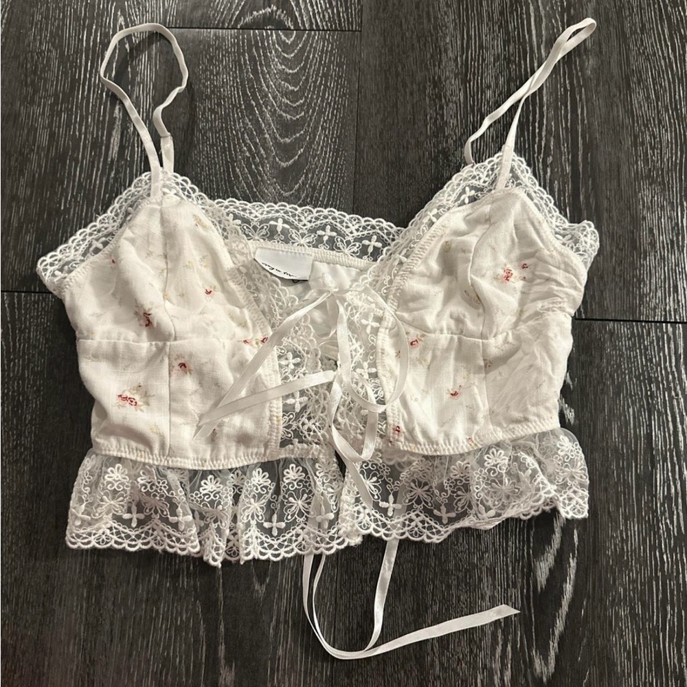 Lace Trimmed White Floral Crop Top